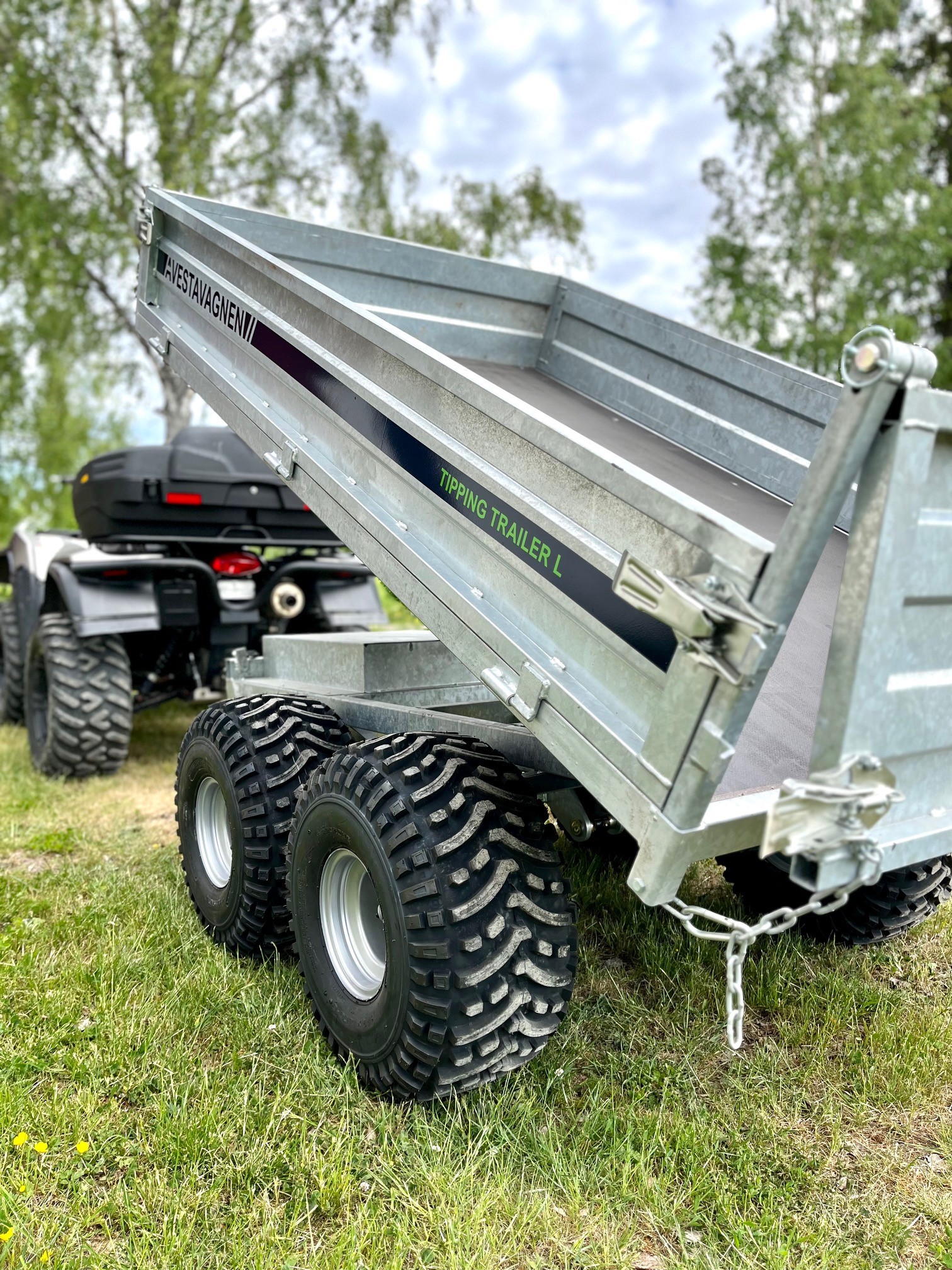 Avestavagnen Tipping Trailer L, gårdsvagn, vagn med boggie och flak